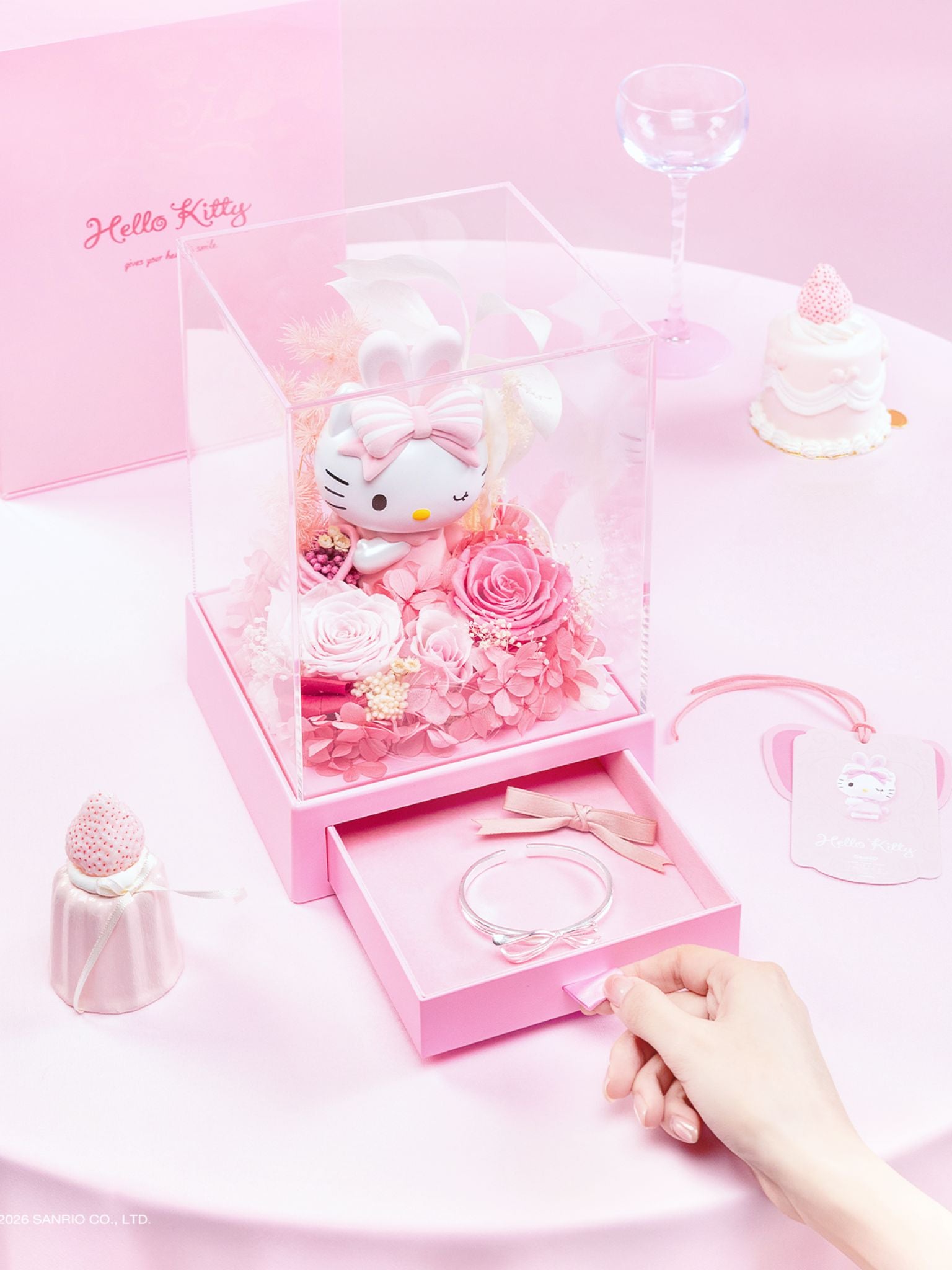 [Pre-Order] Hello Kitty Heartfelt Gift Series Preserved Flower-L Size (Sweet Encounter)