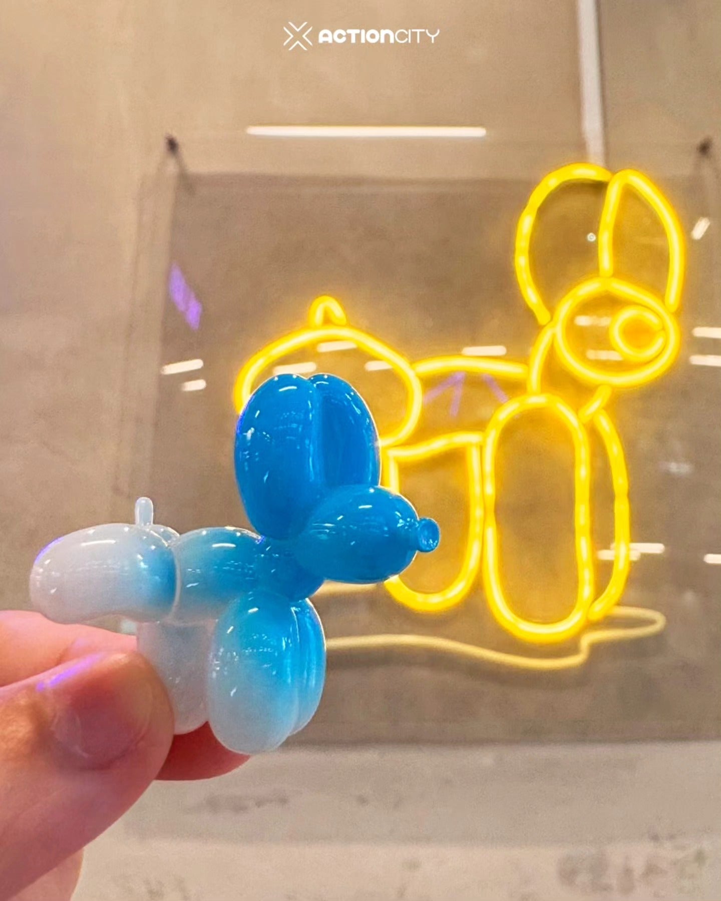 Happy Balloon Dog