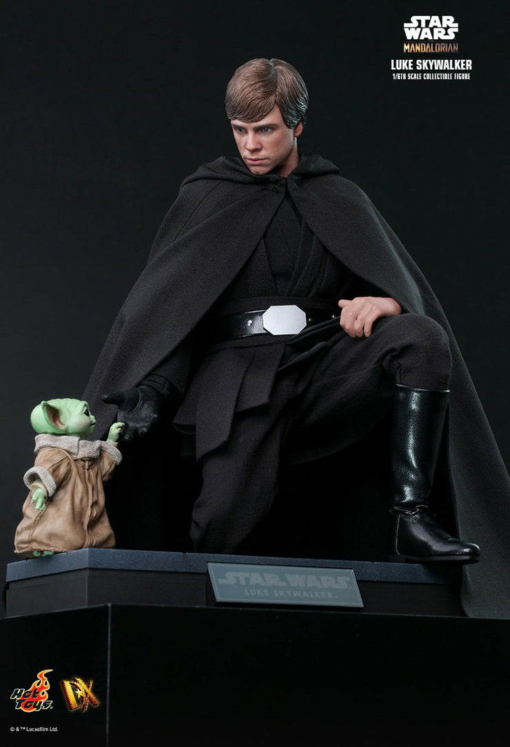 DX22B - Star Wars: The Mandalorian™ - 1/6th scale Luke Skywalker Collectible Figure (Special Edition)