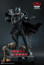 MMS639 - The Batman - 1/6th scale Batman Collectible Figure (Deluxe Version)