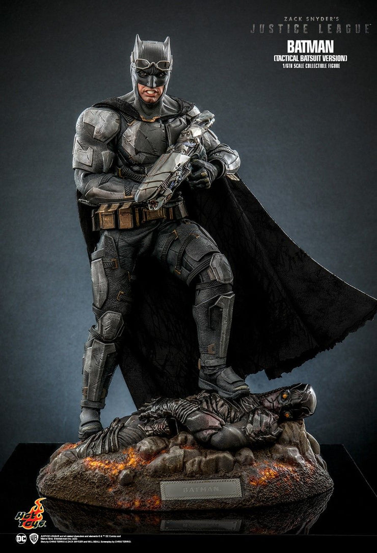 TMS085 - 1/6th scale Batman (Tactical Batsuit Version)