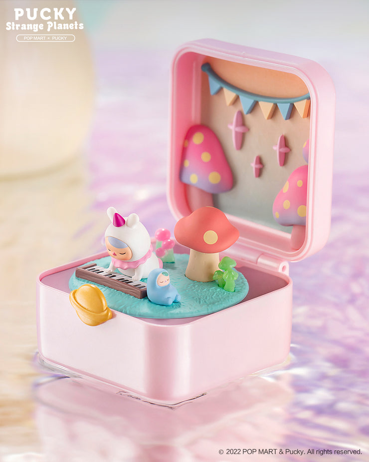 POP MART Pucky Strange Stars Series Scene