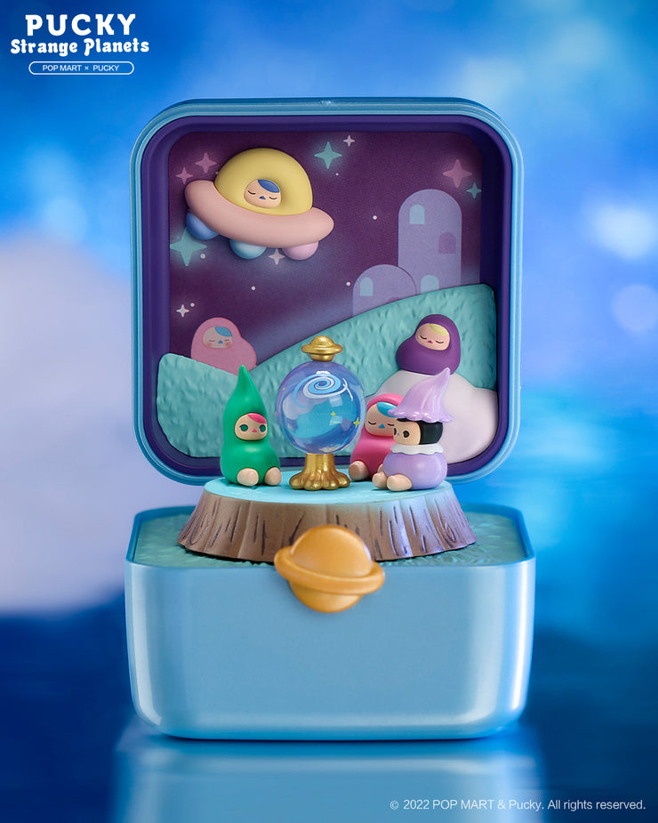 POP MART Pucky Strange Stars Series Scene