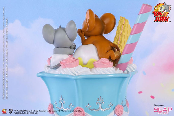 CA307 Tom and Jerry Candy Parfait Snow Globe