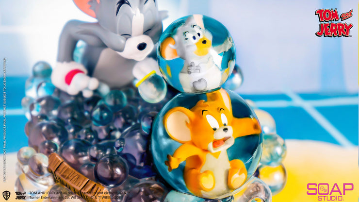 CA124 Tom and Jerry - Bath Time Statue